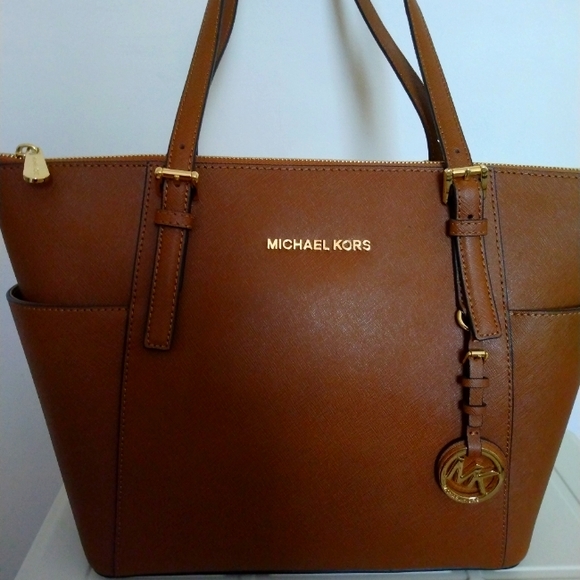 Michael kors Jet Set Luggage Tote - Picture 2 of 6